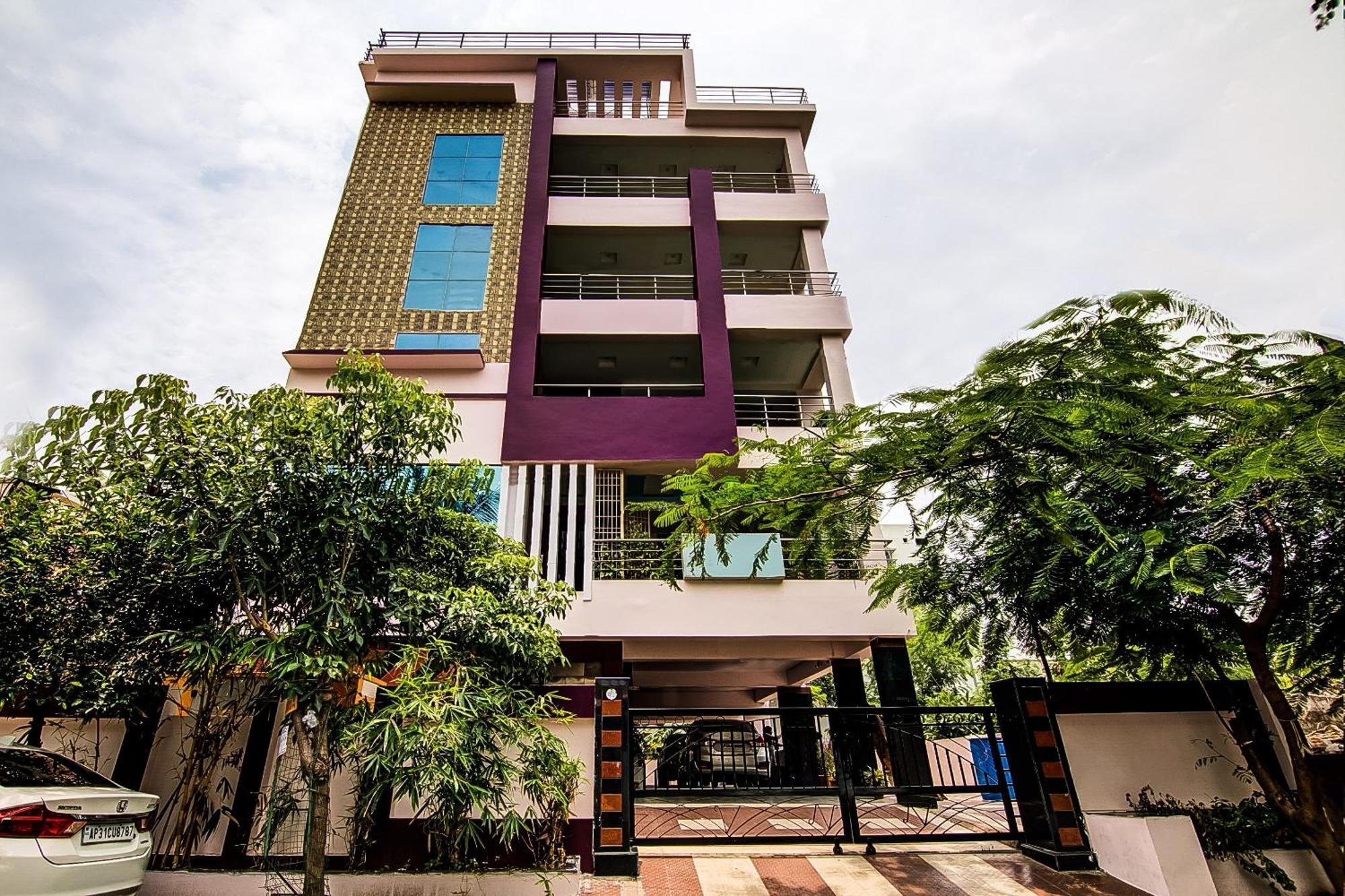 Oyo Tapasya Convention Hotel Pedda Waltair Exterior photo